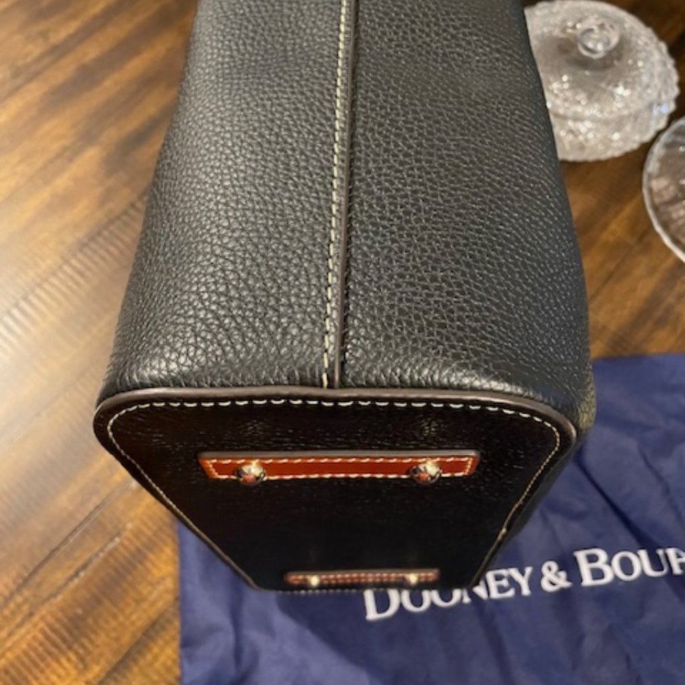 Dooney & Bourke Pebble Grain Black and Tan Small Brianna NWOT - Picture 9 of 16